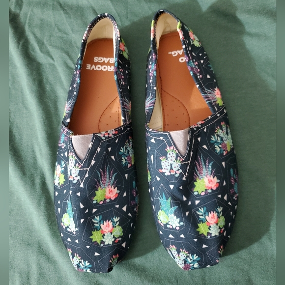 Groove Bags cactus plant shoes sz 9 10 W NEW Tom's style - Picture 6 of 16
